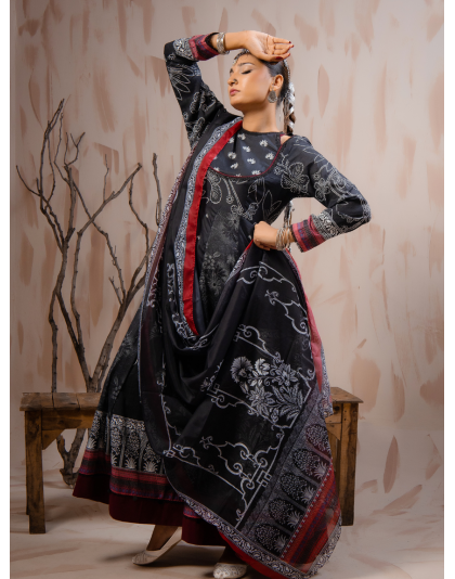 Black Heritage Premium Lawn 3 Piece Frock Set